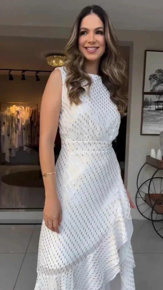 Vestido Eloise – Elegância e Movimento em Cada Passo