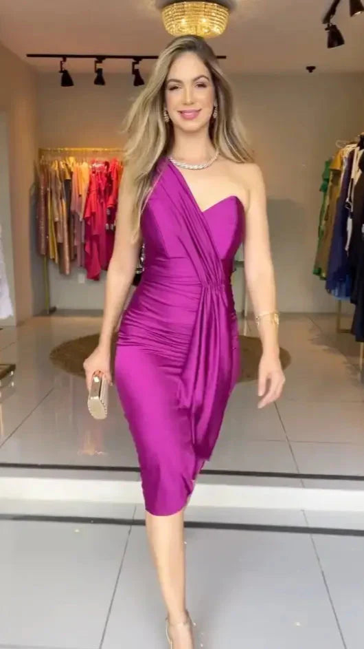 Vestido Sophia – Modernidade e Glamour em Cada Curva!
